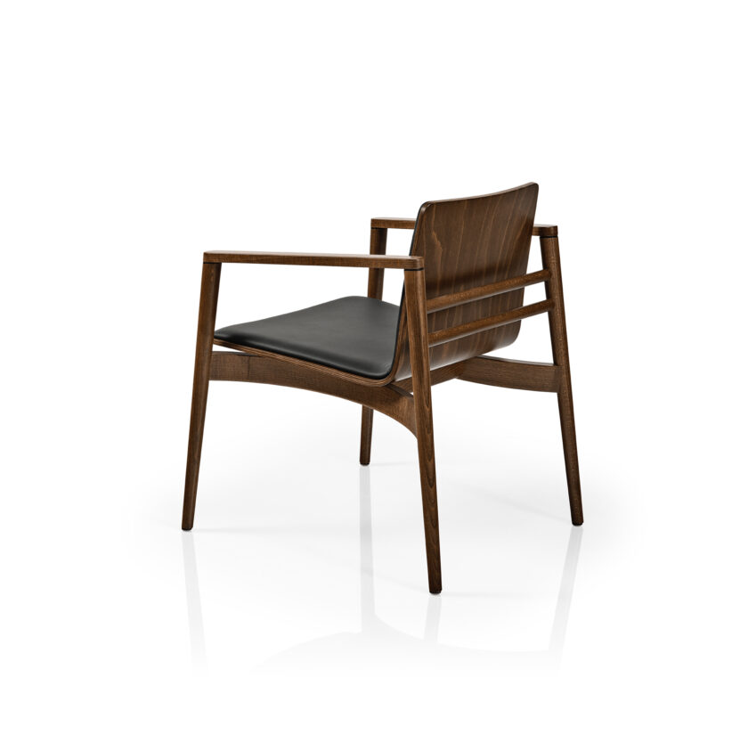 AVA M1169WU 5609 Dodatkowo, ergonomiczny design zapewnia wygodę użytkowania nawet przez dłuższy czas, co sprawia, że krzesło jest idealnym wyborem do jadalni, salonu czy biura. Dzięki wysokiej jakości materiałom i solidnej konstrukcji, nasz fotel będzie cieszyć oczy i zapewniać komfort długi czas.