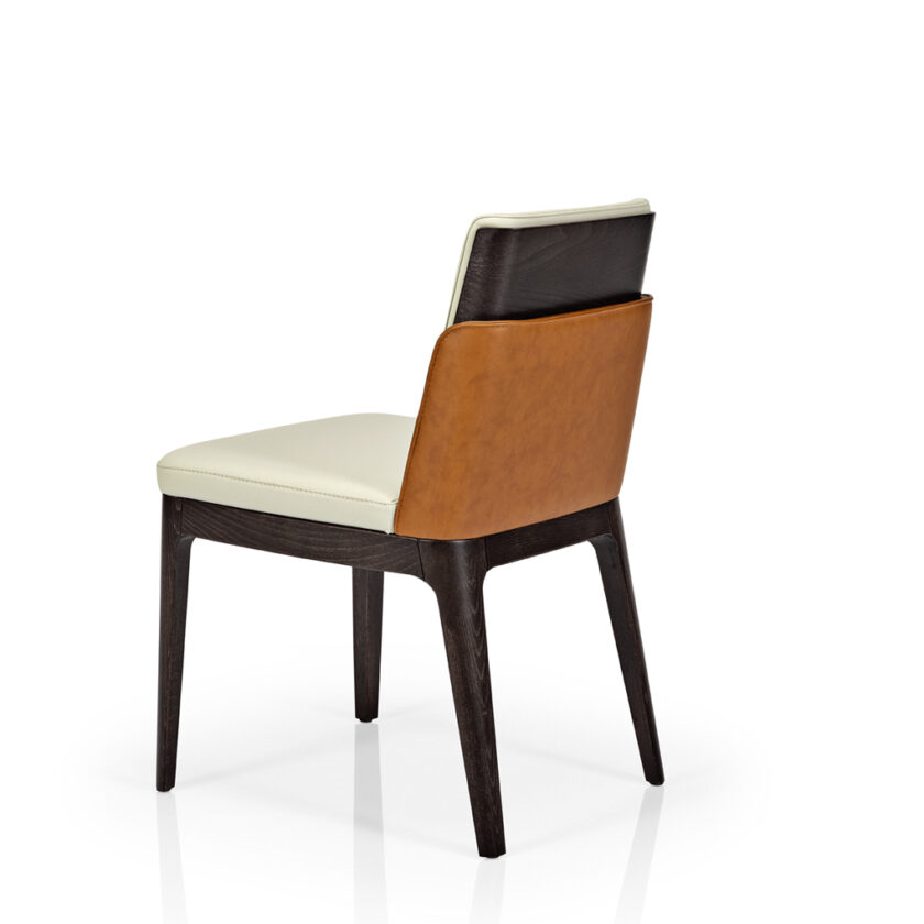 krzeslo Aya Pocco Novo Komfort na pierwszym miejscu: Krzesła tapicerowane jako kluczowy element atmosfery restauracyjnej Zapraszamy do odkrycia elegancji i wygody w naszym nowoczesnym krześle tapicerowanym, stworzonym specjalnie z myślą o restauracjach. Nasze krzesło nie tylko dodaje uroku i stylu do wnętrza restauracji, ale także zapewnia wyjątkowy komfort dla gości. Tapicerowane siedzisko i oparcie zostały starannie wykonane z wysokiej jakości materiałów, gwarantując trwałość i łatwość czyszczenia. Miękkie w dotyku tkaniny zapewniają przyjemne doznania podczas długotrwałego siedzenia, co sprawia, że goście czują się swobodnie i zrelaksowani. Solidna konstrukcja krzesła zapewnia stabilność i wytrzymałość, co czyni je idealnym wyborem do intensywnego użytkowania w restauracyjnym otoczeniu. Stylowy design z subtelnymi detalami sprawia, że krzesło doskonale komponuje się z różnorodnymi aranżacjami wnętrz, dodając im wyjątkowego charakteru. Niech nasze krzesło tapicerowane stanie się nieodłącznym elementem Twojej restauracji, tworząc niezapomniane doświadczenia dla Twoich gości i dodając niepowtarzalnego uroku Twojej przestrzeni.